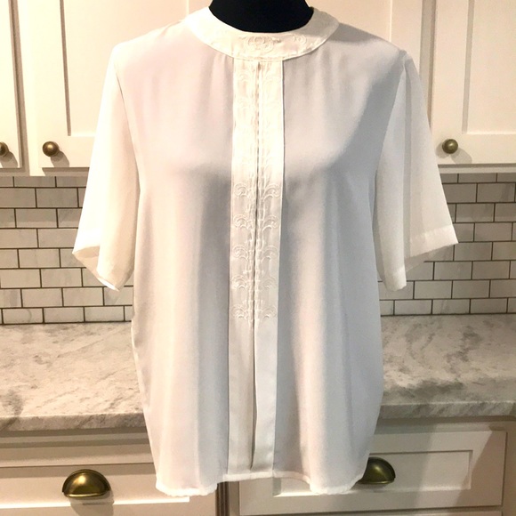 Christie & JIll Tops - Christie & Jill Vintage Blouse Silky Pintuck Ivory Excellent Condition